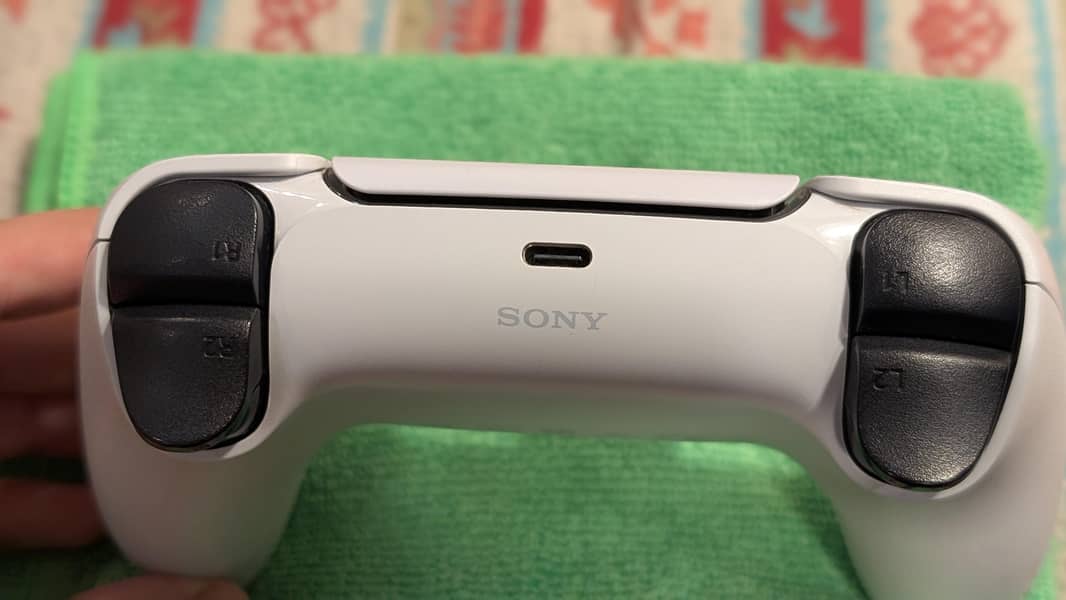 PS5 Controller 3