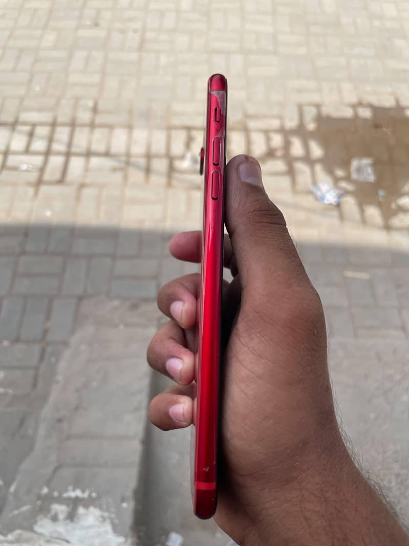 Apple iPhone 8 Plus 4