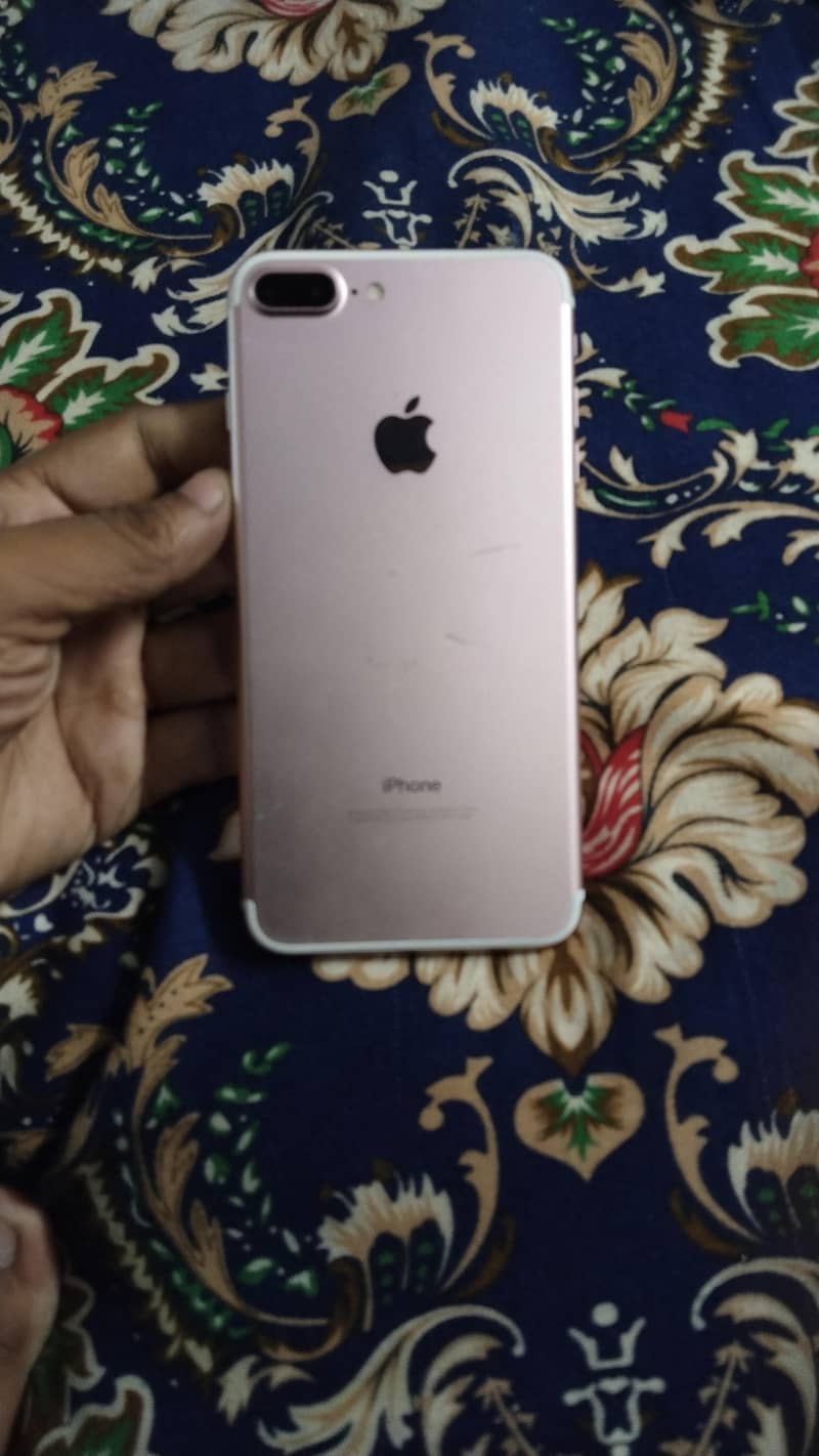 Apple iPhone 7 Plus 1