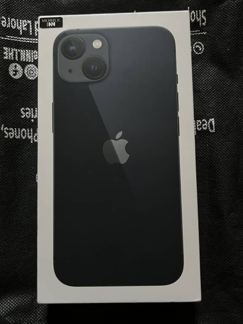 Apple iPhone 13 0
