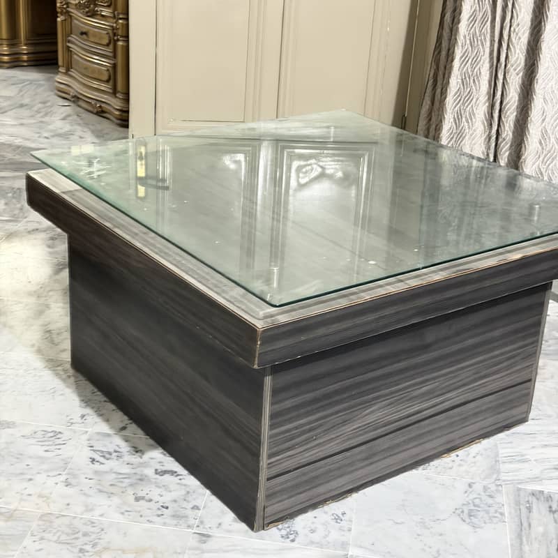 Center Table 0