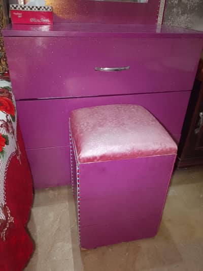 dressing table