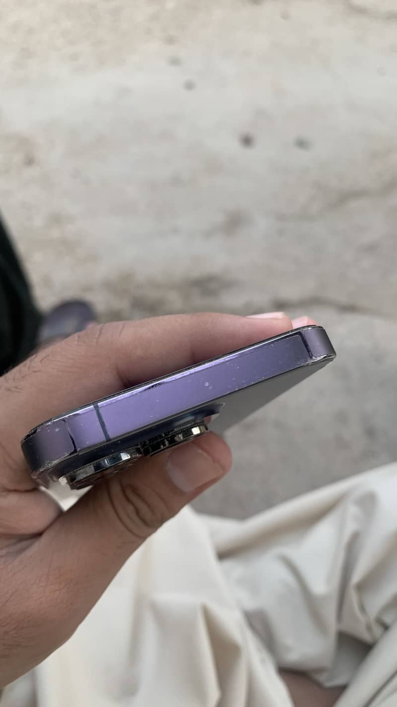 Apple iPhone 14 Pro 1