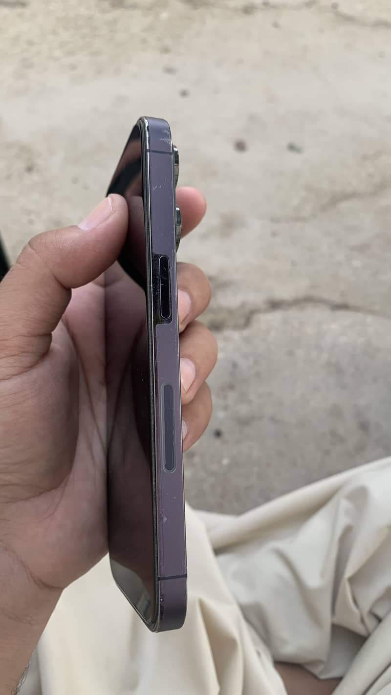 Apple iPhone 14 Pro 3