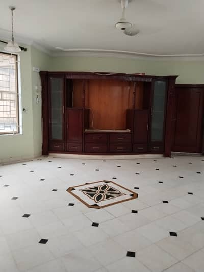 E11 first floor 500sy 3bed