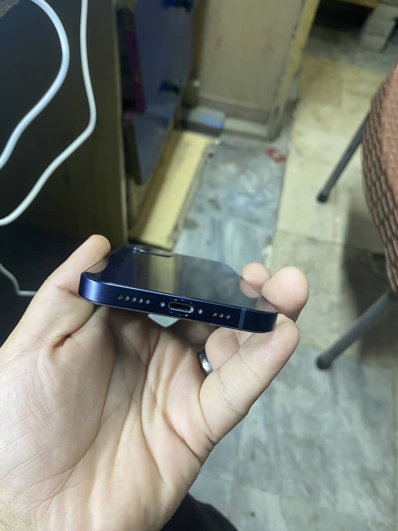 iPhone 12 2