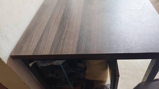 computer table with MS frame good condition