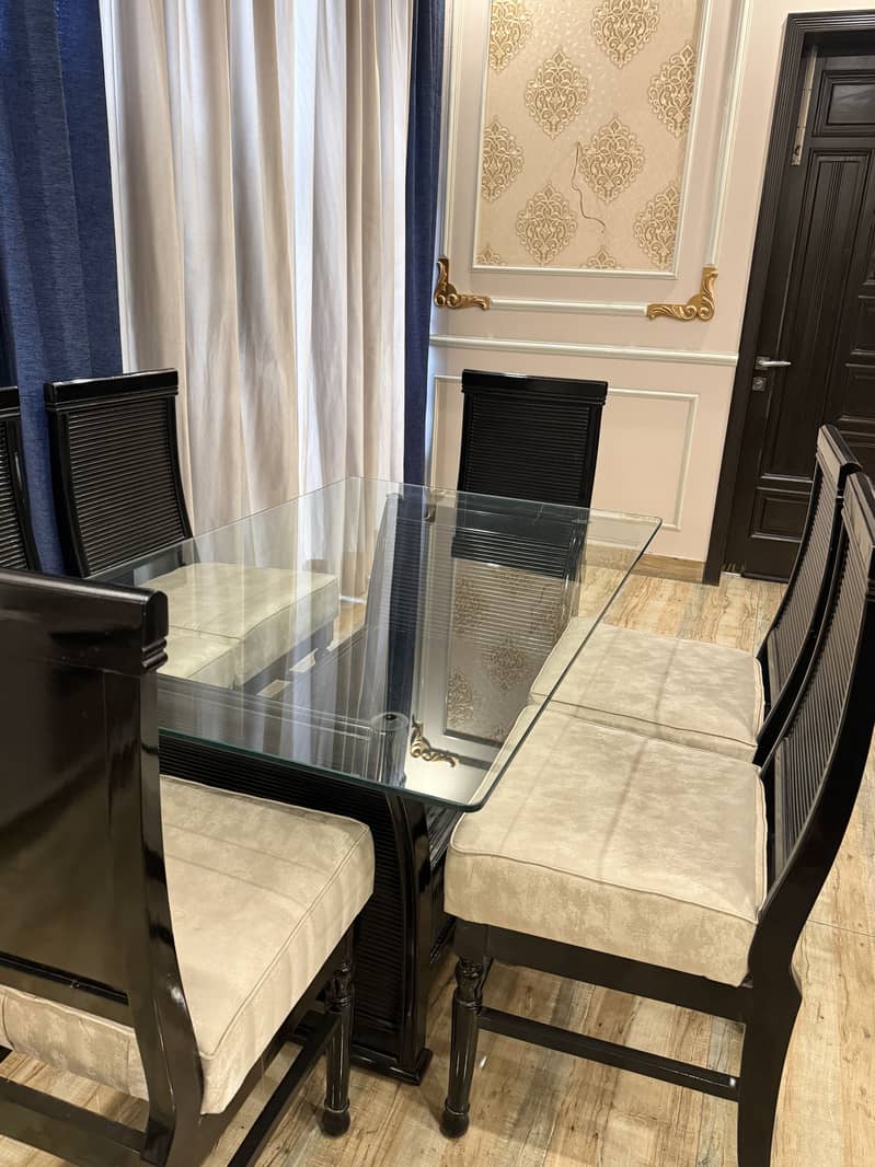 6 seater dining table 0