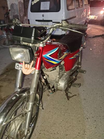 Honda 125 in lush condition
