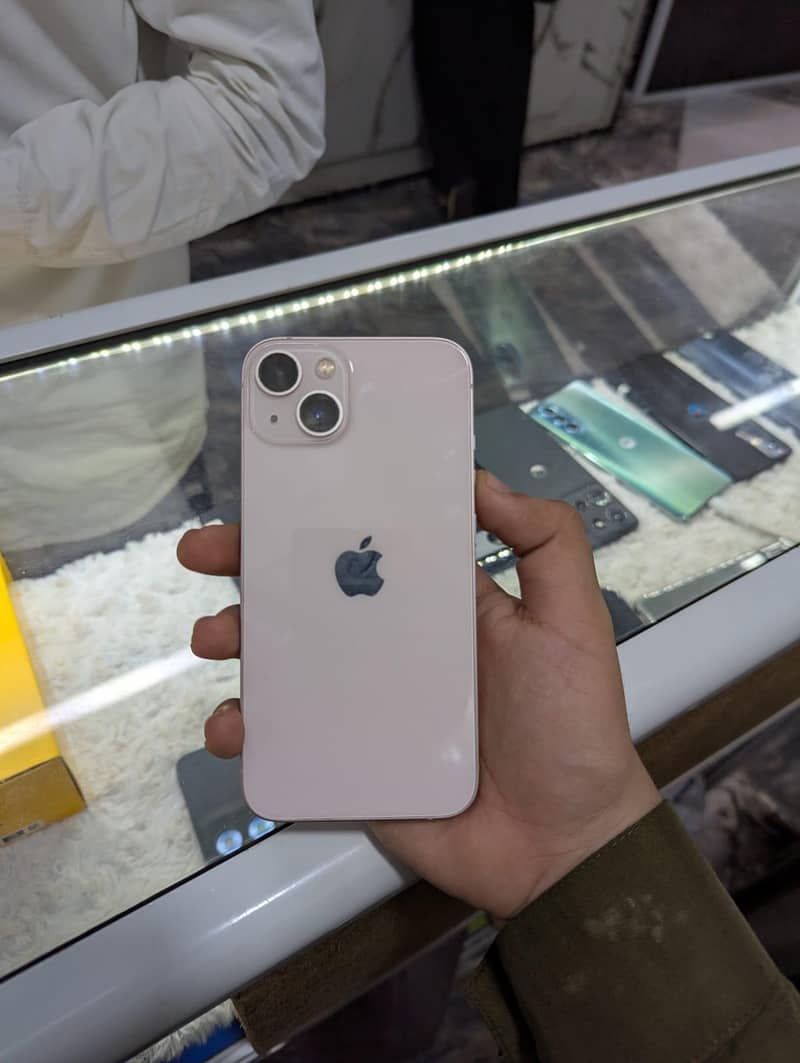 Apple iPhone 13 2