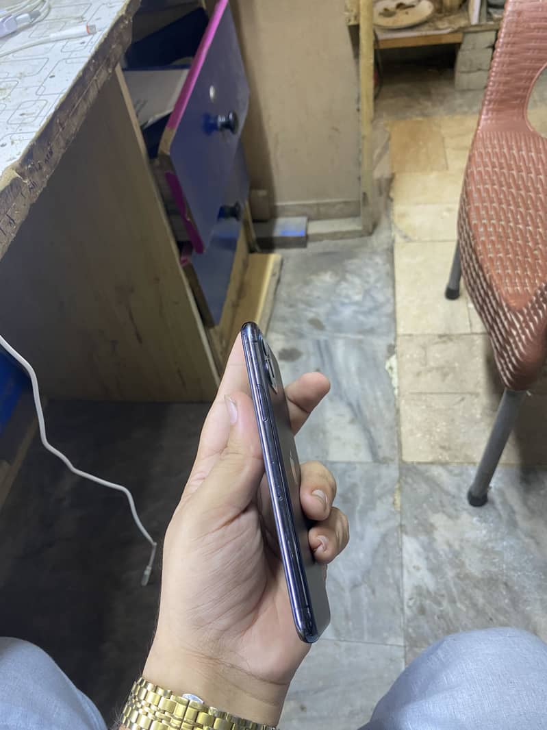 IPhone 11 Pro 3