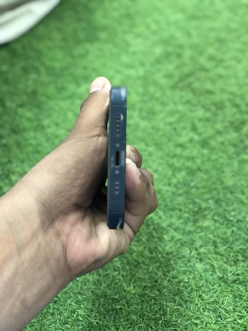 Apple iPhone 14 5