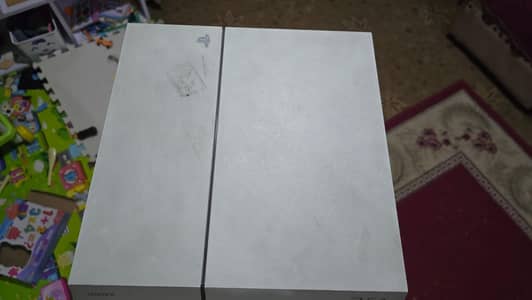 PS4 512GB 2 Controllers