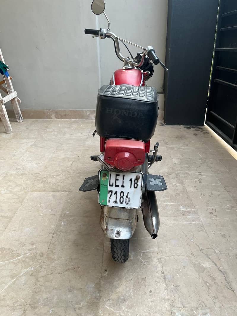 Honda CD-70 Pointer 3