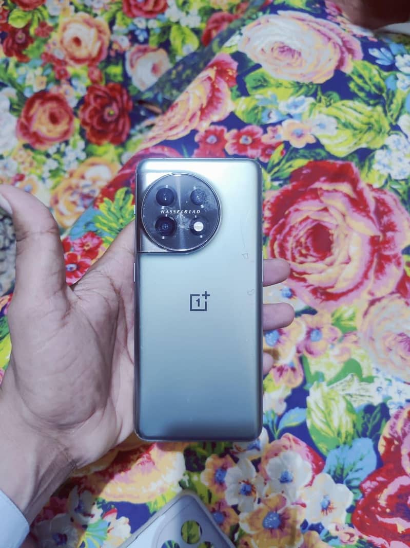 OnePlus 11 2