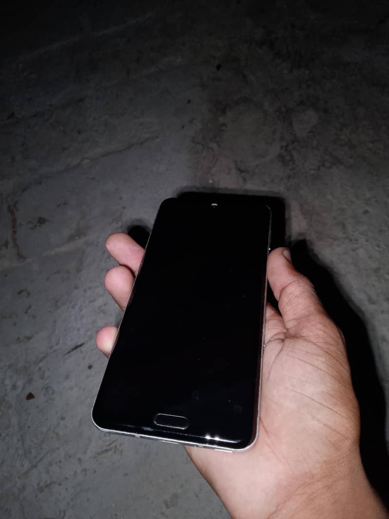Sharp Aquos R3 2