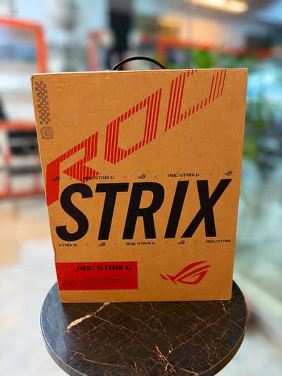 ASUS ROG STRIX G16, Ryzen 9, RTX 5070, 64GB/2TB, 240hz QHD Nebula