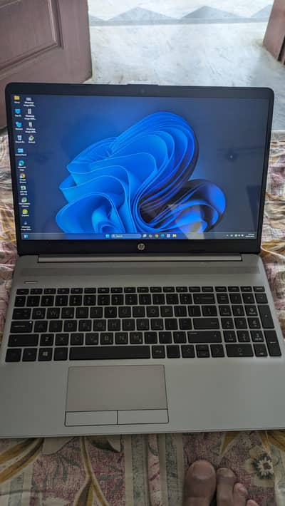 Intel 10 gen = Ryzen 5 3500u gaming laptop