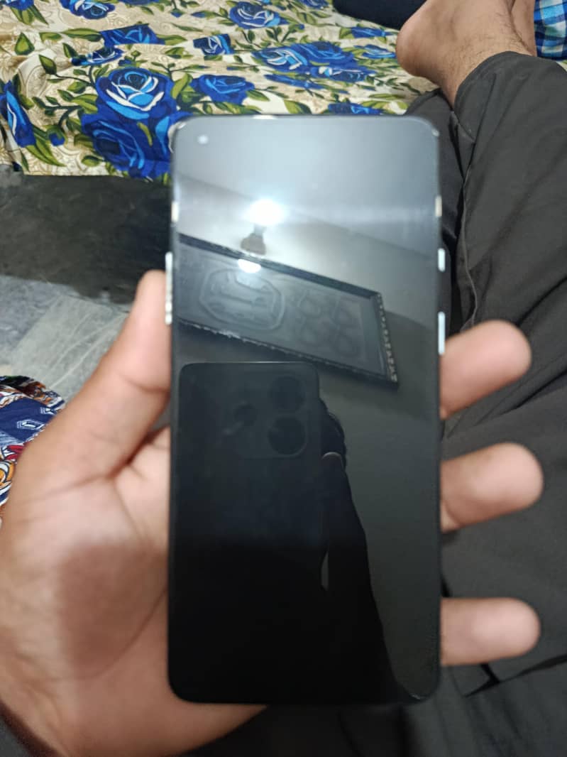One Plus 8T 4