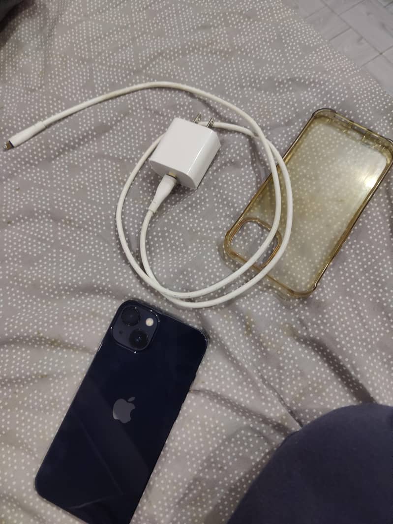 Apple iPhone 13 1
