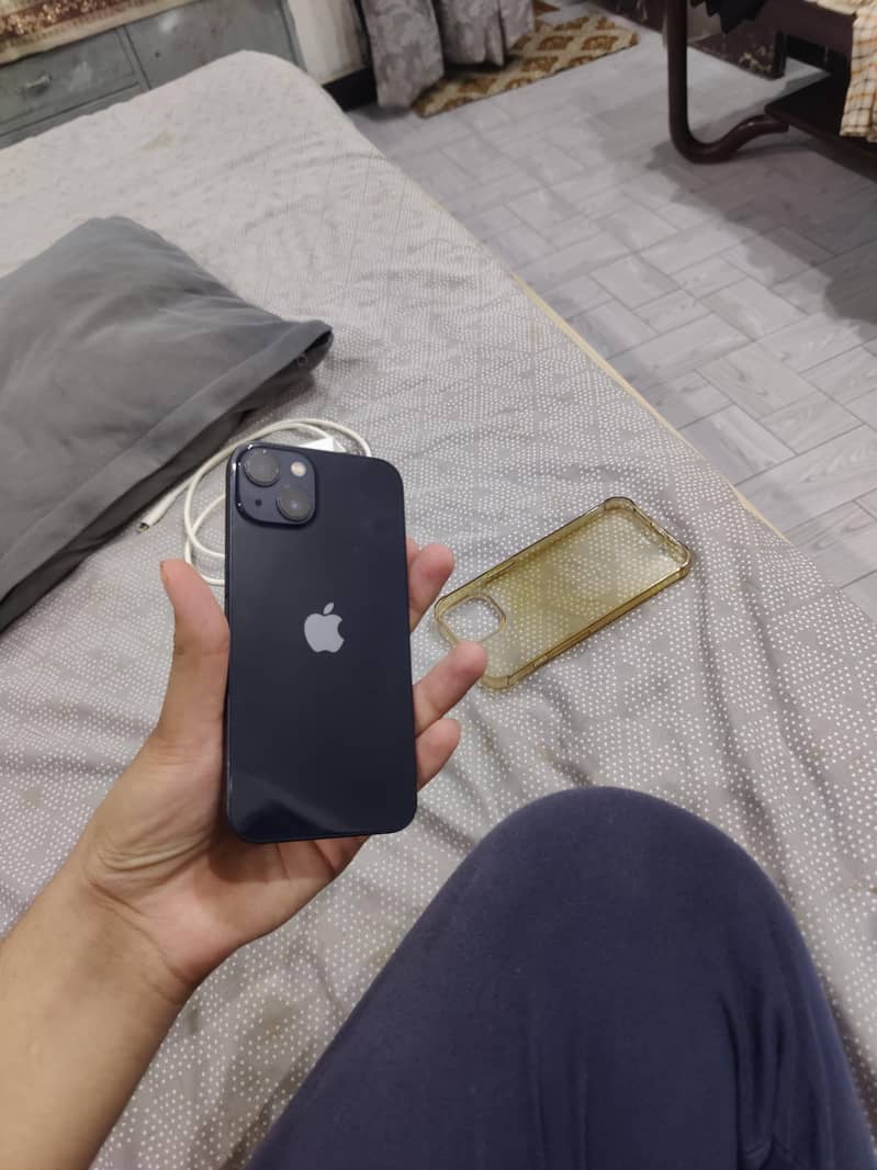 Apple iPhone 13 2