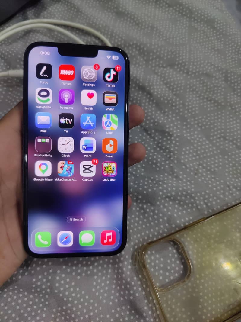 Apple iPhone 13 7
