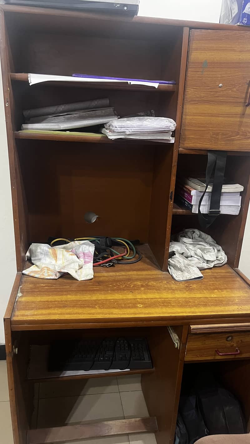 Computer table with old style 1