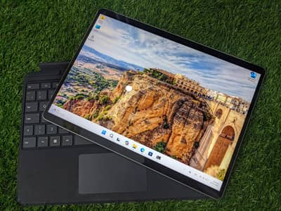 Microsoft Surface Pro 8 with Original Keyboard and Slim Pen 2