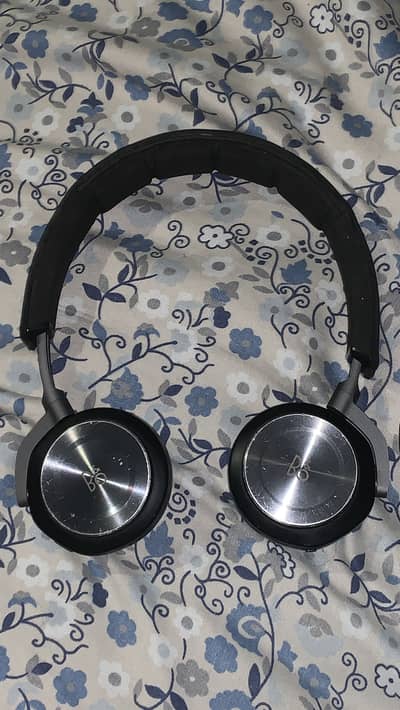 Bang and Olufsen H7 Over-ear Headphones