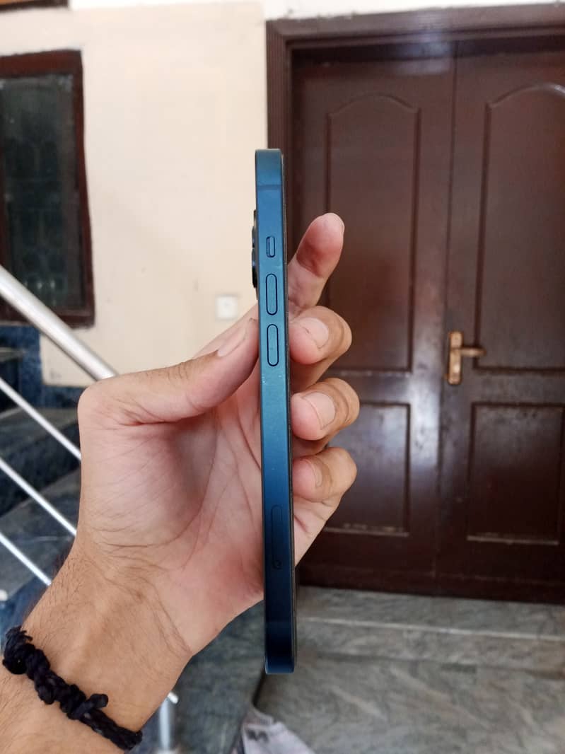 Apple iPhone 13 3