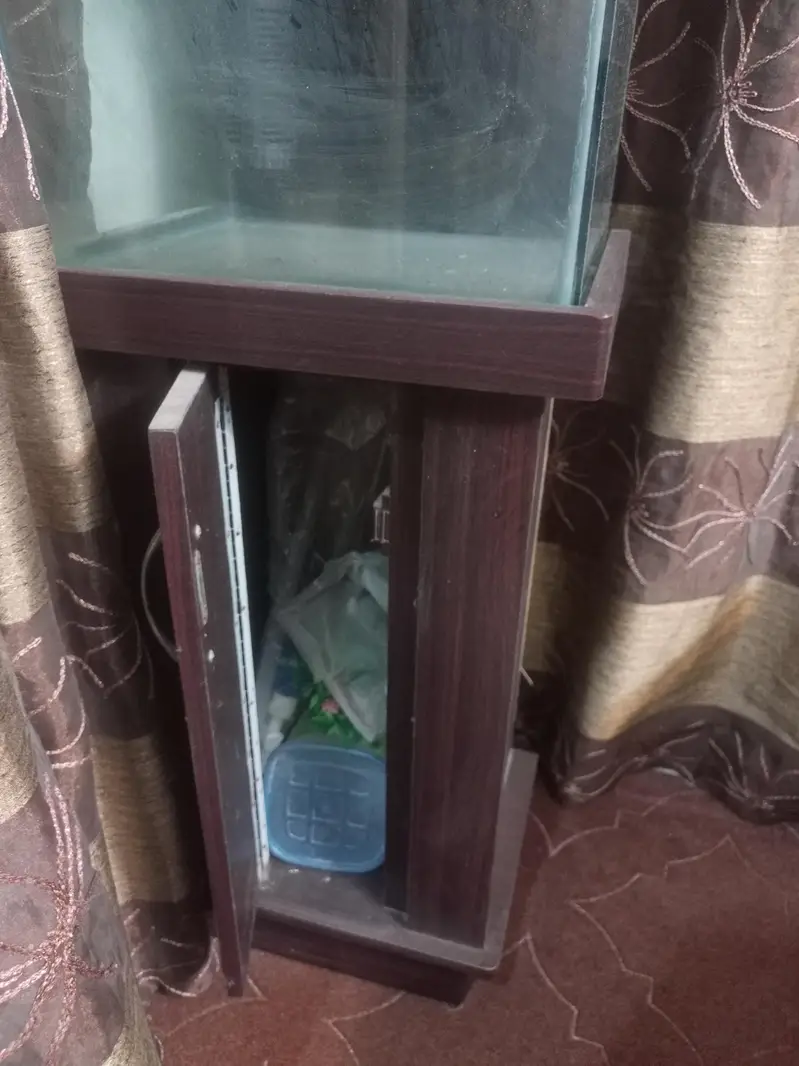 1.5 fit ka tang hai or submersible filter hai with watr proof light — photo 3