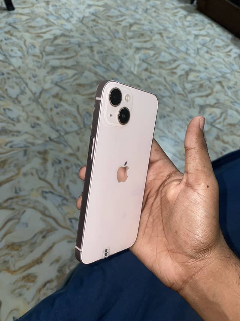 Apple iPhone 13 1