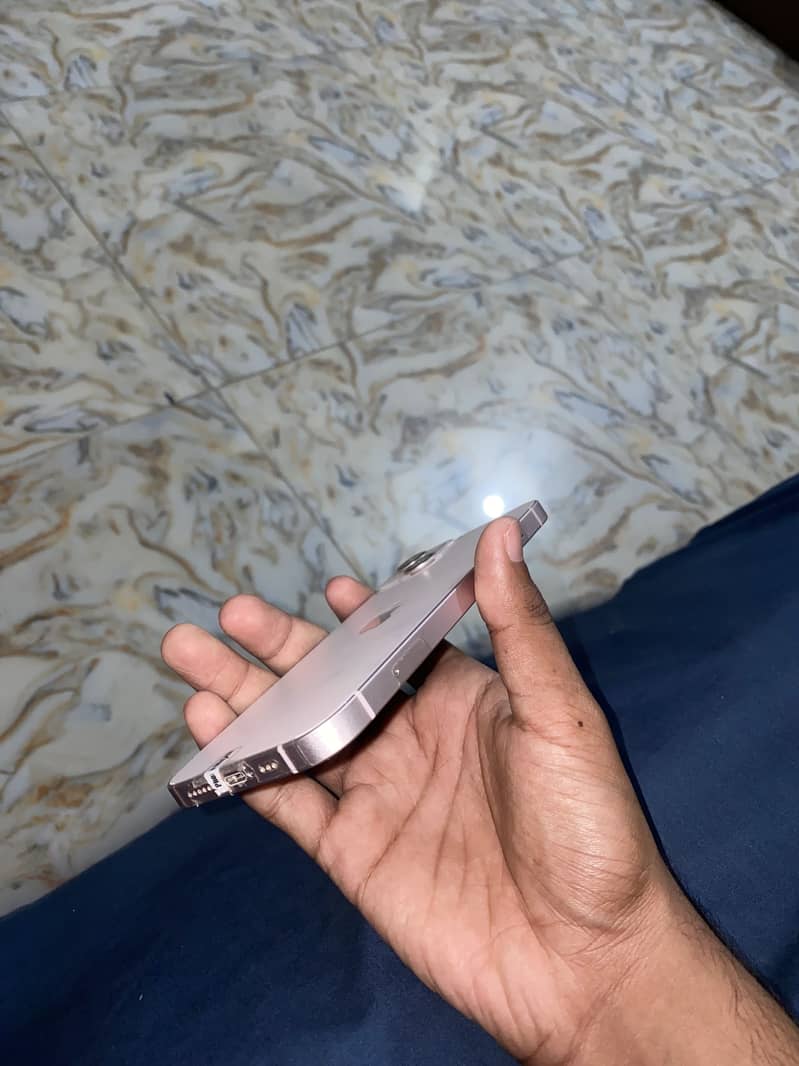 Apple iPhone 13 3