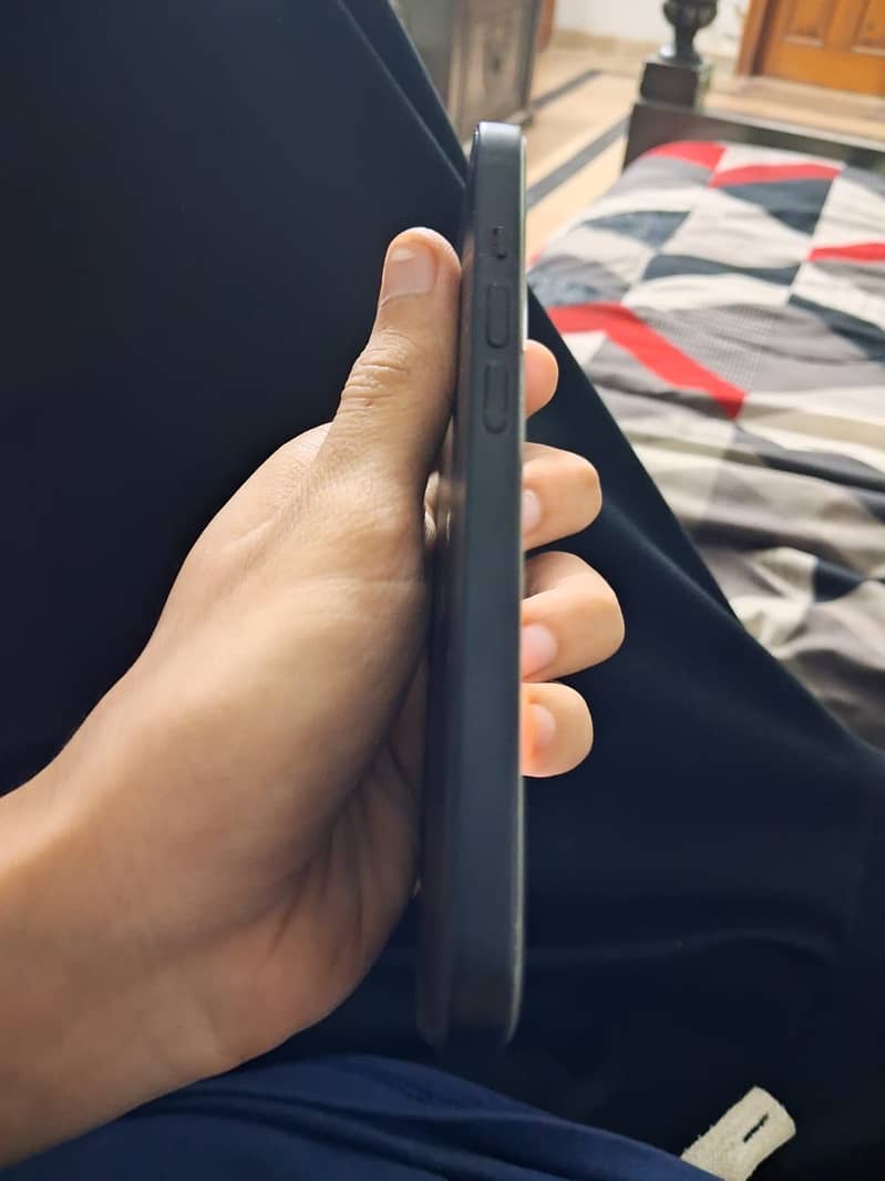 Apple iPhone 15 3