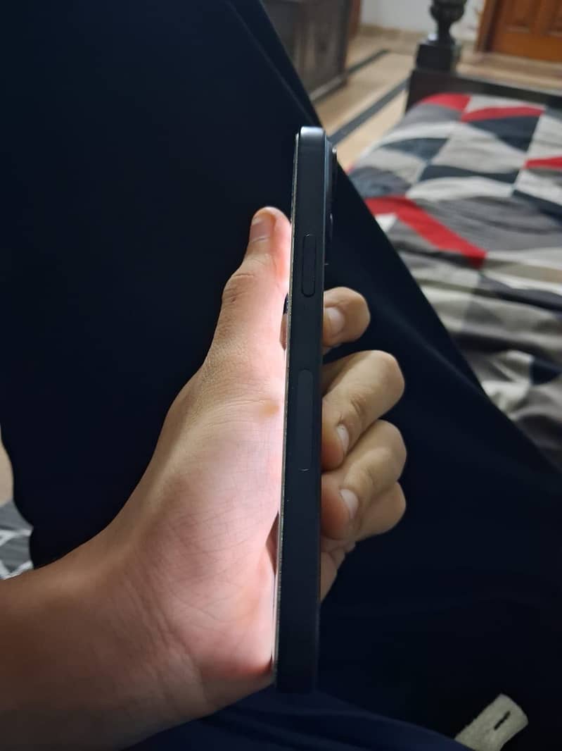 Apple iPhone 15 4