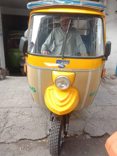 Auto Rickshaw only 47KM driven. Gass installed