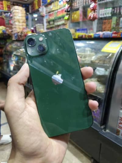 Apple iPhone 13