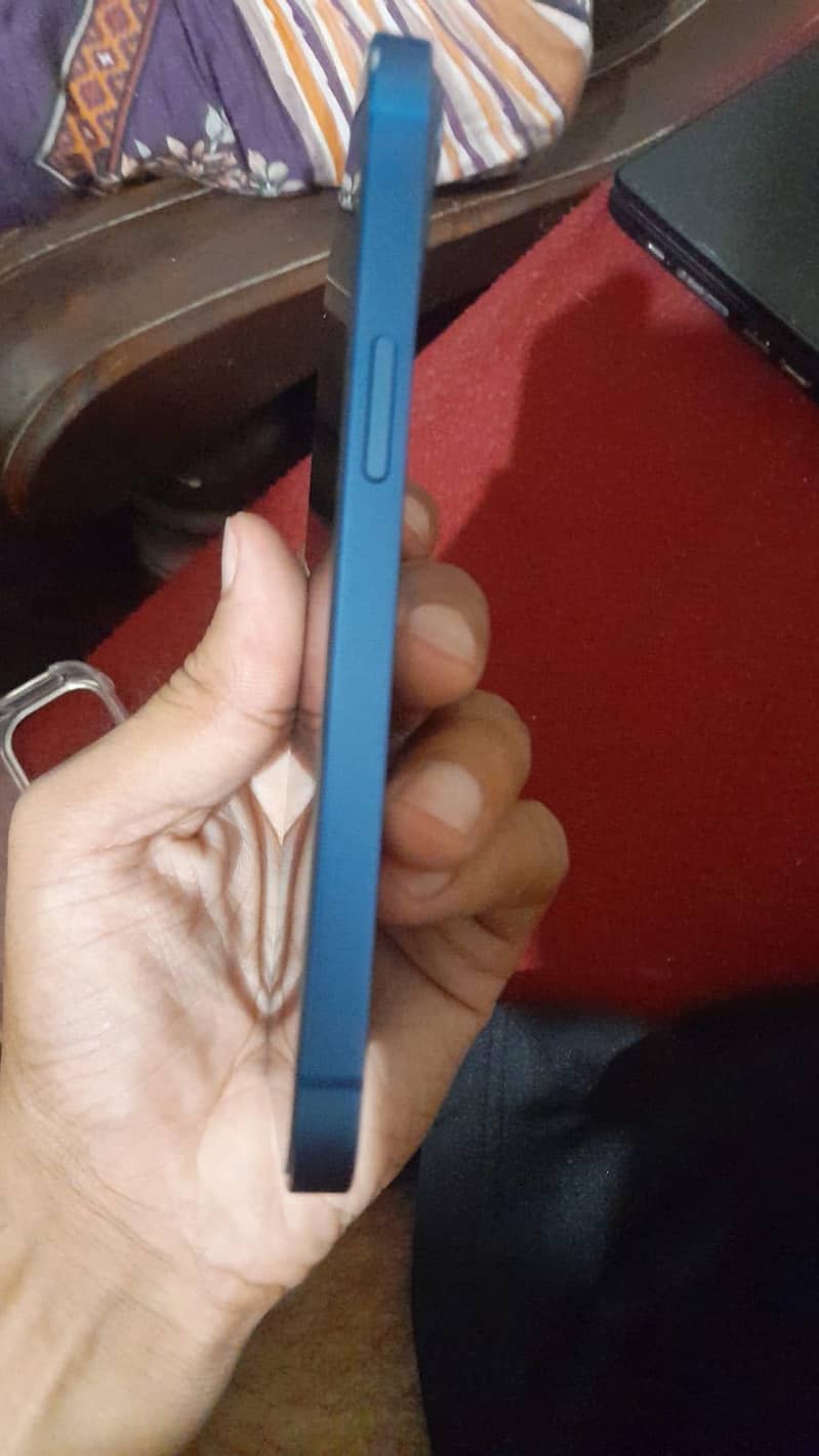 Apple iPhone 13 1