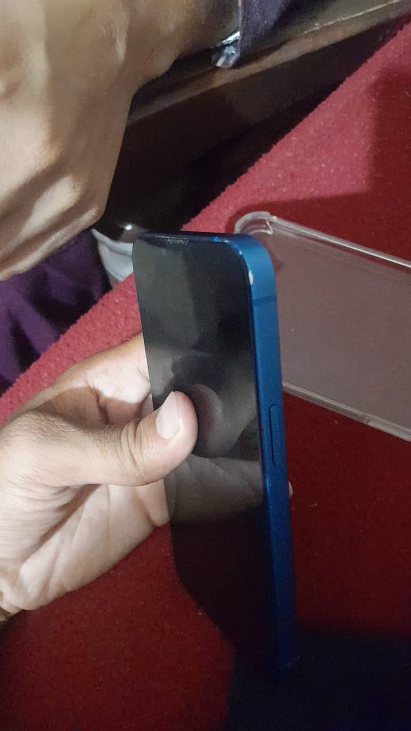 Apple iPhone 13 4