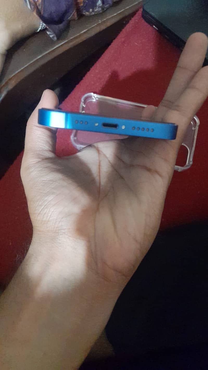 Apple iPhone 13 6