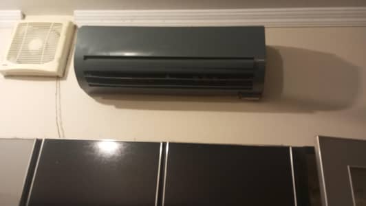 Daikin split 1.5 ton good cooling