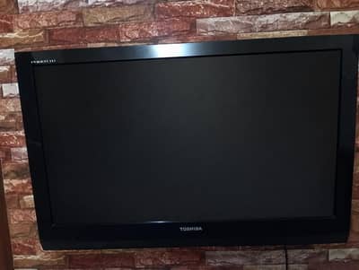 Toshiba 32” HD LCD TV (32HV10E1) – Excellent Condition, Fully Working