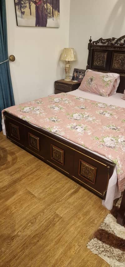 bed and dressing pure wooden