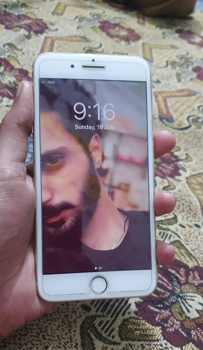 Apple iPhone 7 Plus 1