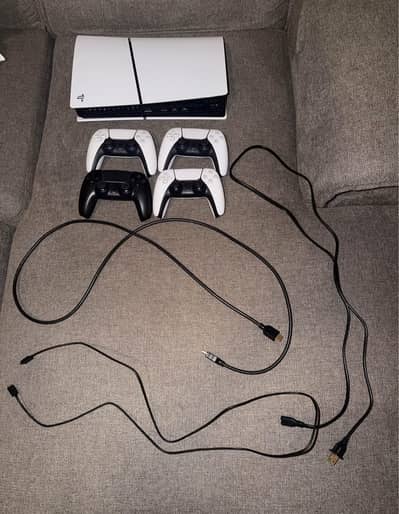 PS5 Slim Digital Edition – Excellent Condition – Original Controller