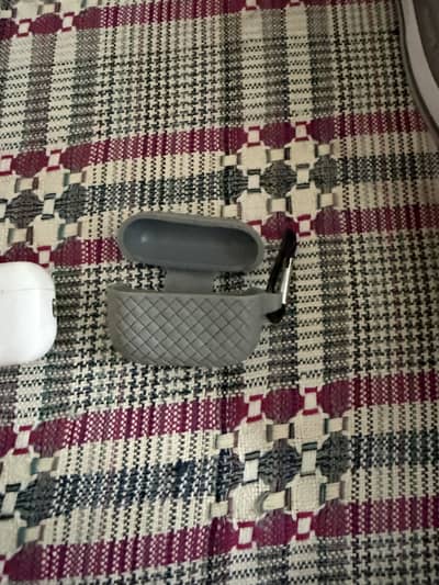Airpod pro for sale 25000 battery in excellent condition
