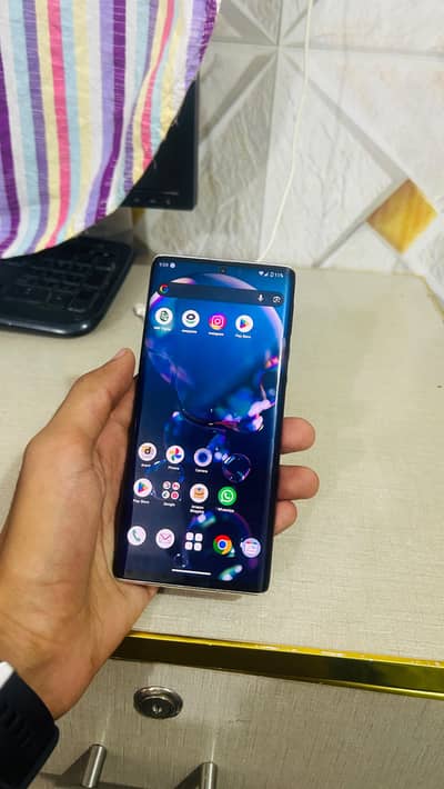 Aquos r6