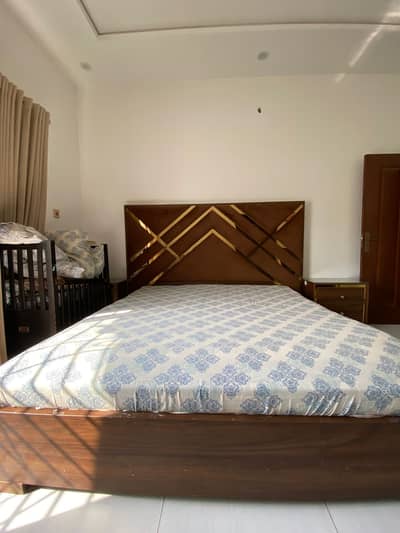 King Bed with Side & Dressing tables