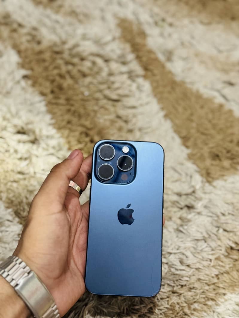 Apple iPhone 15 Pro 0
