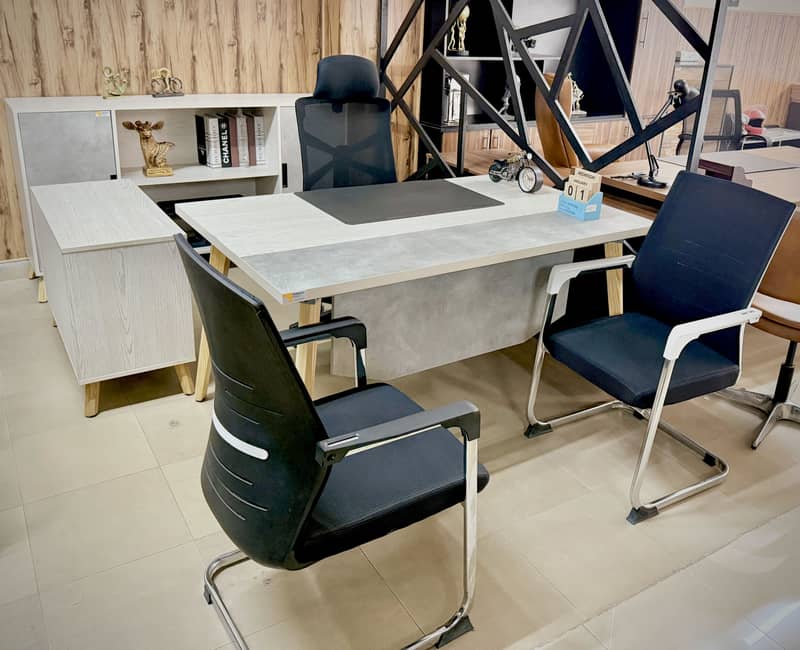 Manager  Desk / Executive table 3